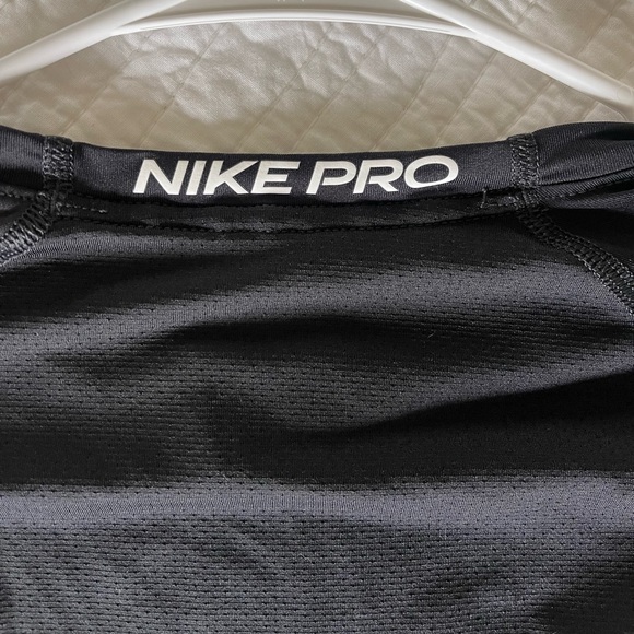 Nike Dri Fit Small - Picture 7 of 9